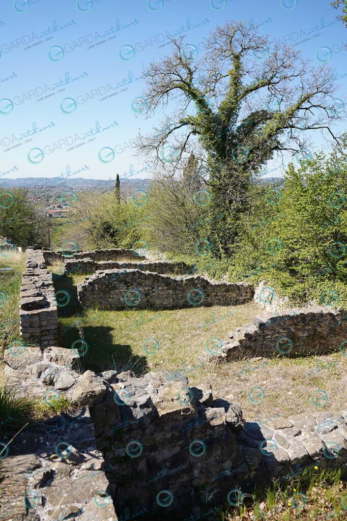 Rocca di Manerba – Ruins