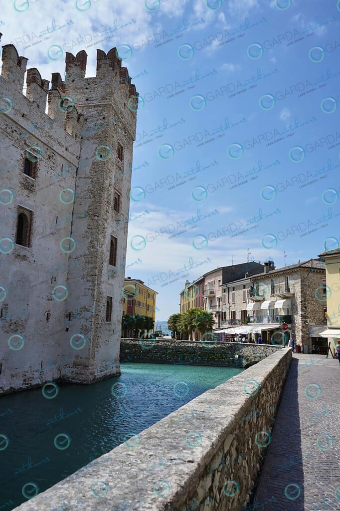 Sirmione – castle perspective