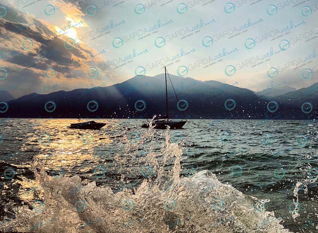 Brenzone sul Garda – boat at sunset