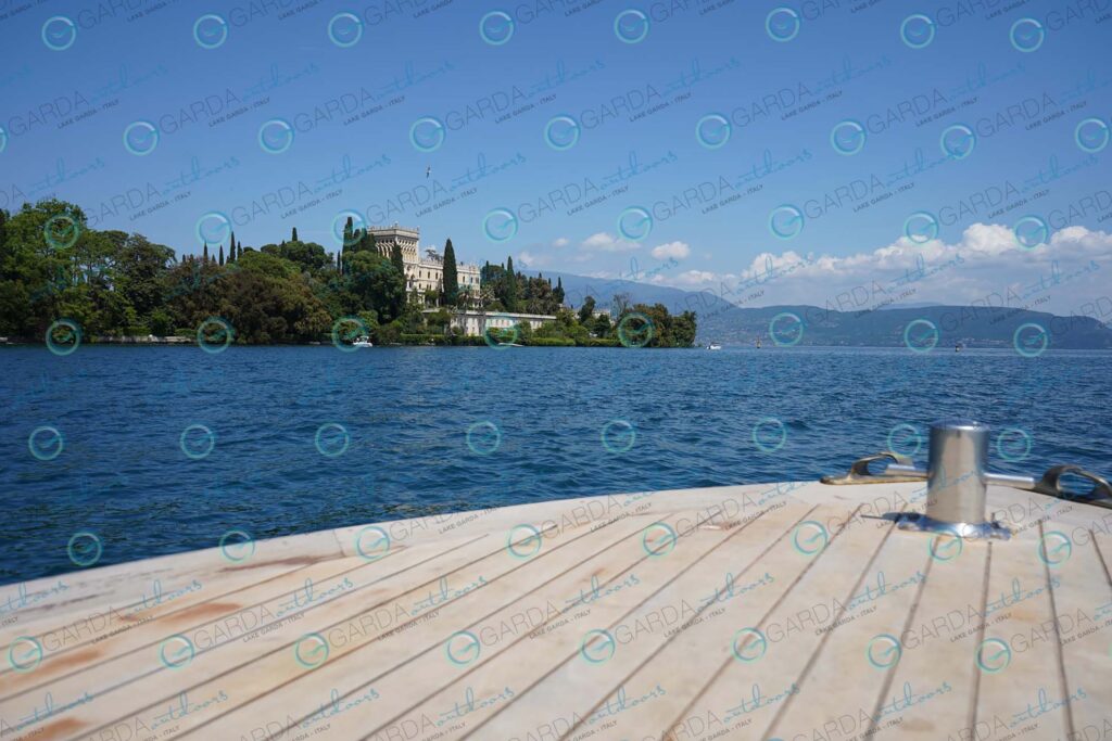 Isola del Garda – approaching from the water