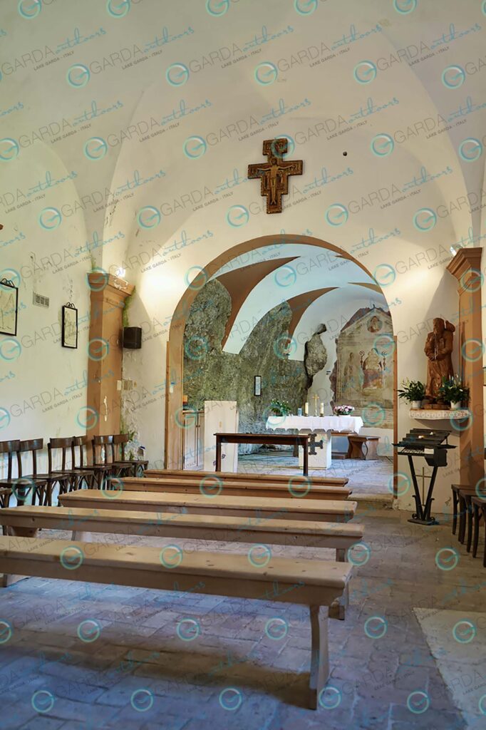 Eremo di San Colombano – interior of the church