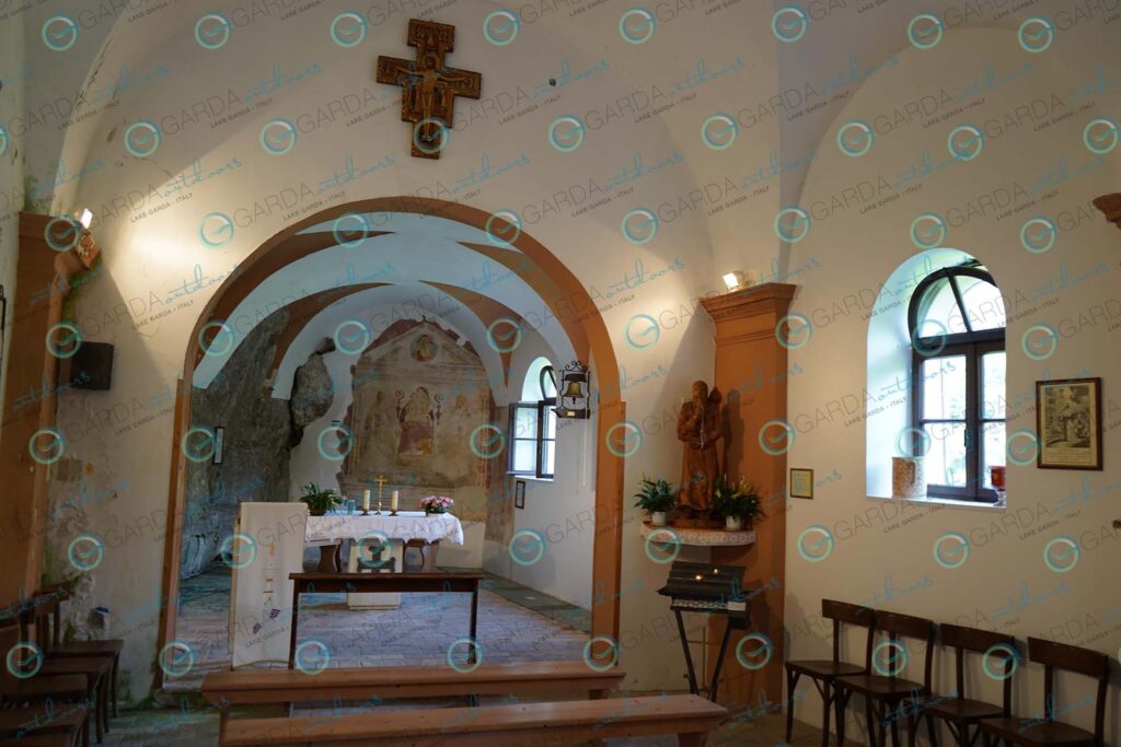 Eremo di San Colombano – interior of the church