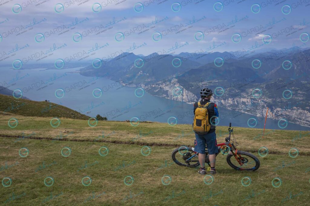 Monte Baldo – man with mtb