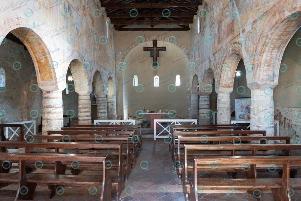 bardolino – inside chiesa di San Severo